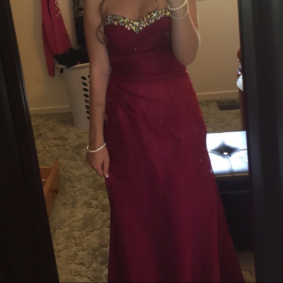 Beautiful Prom Dress - Picture 2 of 4